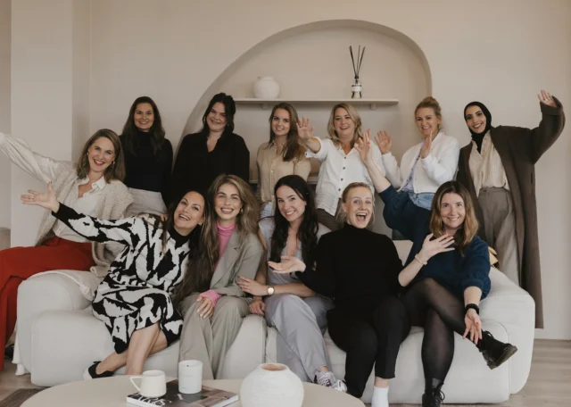 Wat een ongelooflijke dag was het! De energie was geweldig en alles viel precies op z’n plek💫

Ik ben zo dankbaar dat ik deze geweldige groep mensen heb mogen leren kennen. Samen hebben we iets bijzonders gecreëerd🤍

De fotoshoot door @charlotteleroy_photography was echt super, ik heb al een voorproefje van de resultaten gezien, de foto’s zijn echt zo mooi geworden! @niki.m.live gaf iedereen een geweldige boost met haar make-up skills, waardoor iedereen stralend voor de camera stond.

De sessies met Esmee @demooistejij gaven zoveel waardevolle inzichten over kleurtype en stijl, en de coaching sessies met @mandy.dehart zorgden voor diepgaande persoonlijke inzichten. Zelf vond ik het ontzettend leuk om al mijn social media tips en tricks te delen om iedereen verder te helpen met hun online zichtbaarheid. (Ik ben er echt weer achter gekomen dat ik niet uitgepraat raak over social media!)

En wat ben ik trots op mijn team! Zonder jullie inzet, enthousiasme en steun had deze dag nooit kunnen plaatsvinden. Samen hebben we iets moois neergezet, en ik kan niet wachten om te zien wat de toekomst brengt!

Dank aan iedereen die dit tot zo’n speciale dag heeft gemaakt! 🤍

Ik heb zo genoten van de energie en verbindingen, dat ik nu toch begin te denken: zal ik dit nog een keer organiseren? 
Laat het me weten, stuur me een DM als je op de hoogte gehouden wilt worden.

Liefs,

Amber 💕

#StudioWoot #creatiefondernemen #tipsvoorondernemers #onlineondernemen  #personalbrandingphotoshoot #kvk #personalstylist #stijlcoach #brandingfotoshoot #visagie #ondernemendevrouwen #eigenbedrijf #virtueelassistent #personalbrandingfotografie #fotoshoot #dronten #ondernemendevrouw #ondernemendemama @byamber.nl